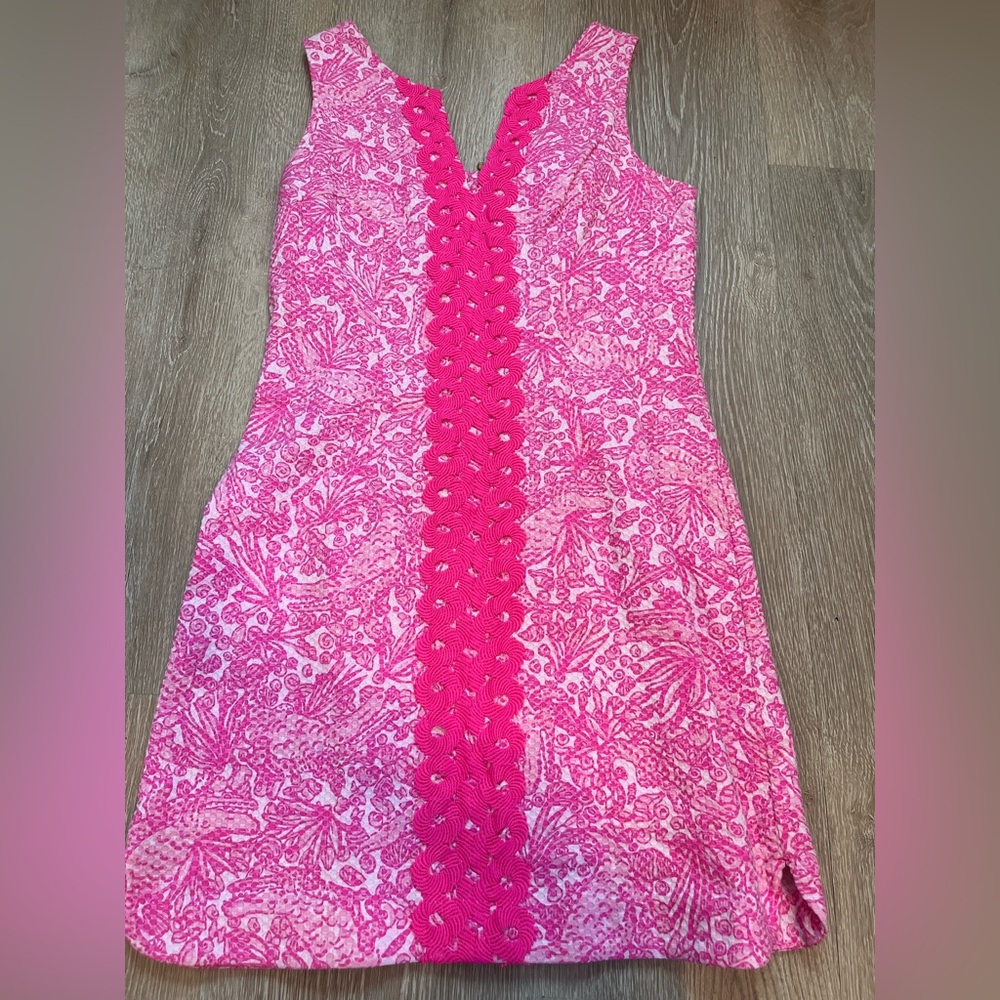 Lilly Pulitzer for Target shift dress pink print v neck lined size 6 gold zipper